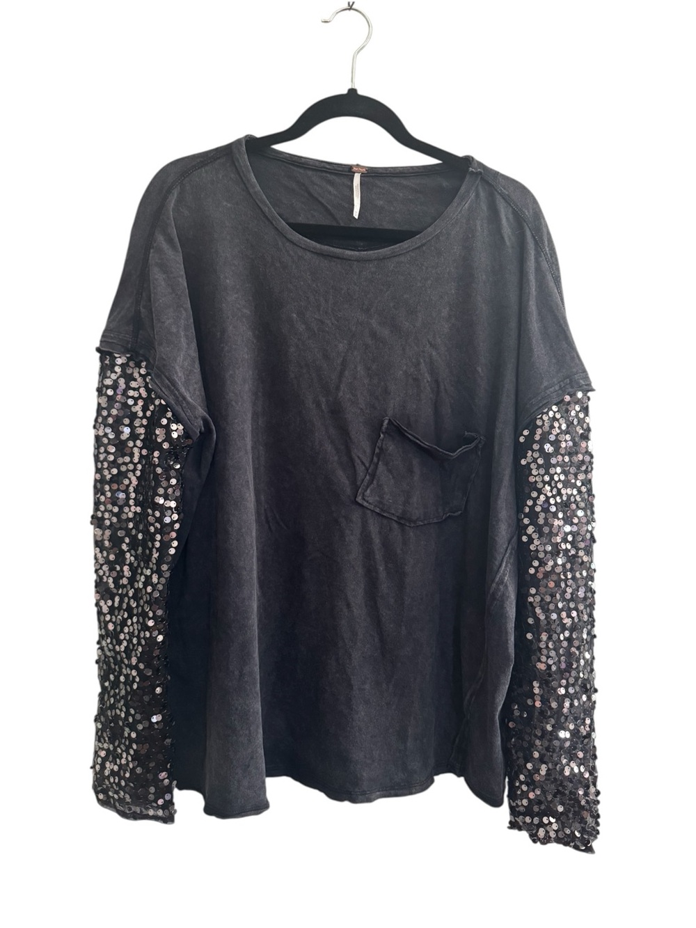 Free People Celine Sequin Sleeve Tee medium black *FLAW* #7439